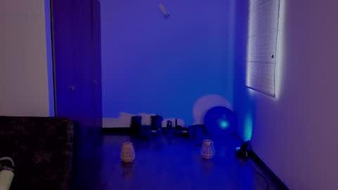Nicoll  Independent model online show from July 2026 05:15:02 PM