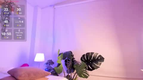 nicolle_evanss_ online show from March 2026 05:07:01 AM