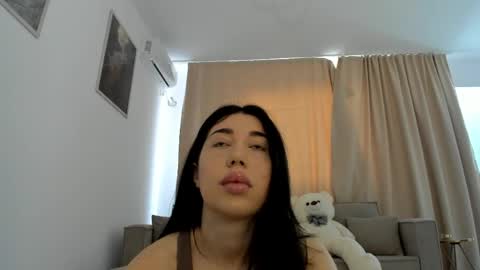 Nicolle online show from April 2026 05:40:02 AM