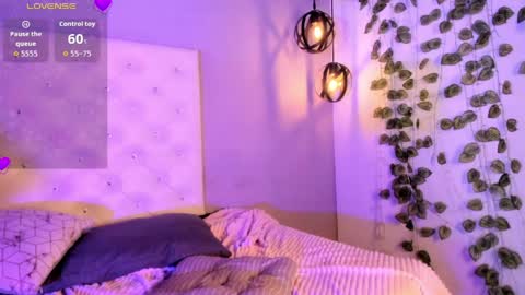 Nicolle online show from April 2026 01:41:01 PM