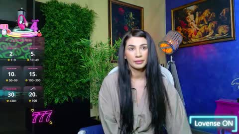 Nicolle online show from March 2026 01:17:01 PM