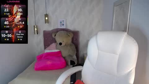 Nicollet online show from March 2026 03:25:02 AM