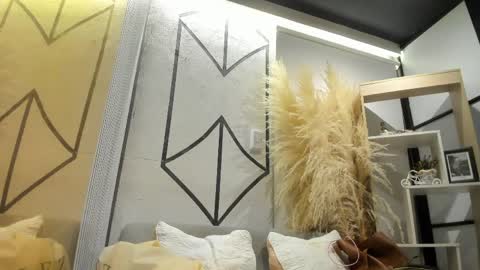 NicolRoss online show from April 2026 09:56:02 PM