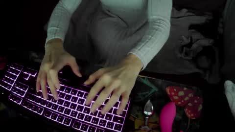 niirvana7 online show from November 2025 03:45:01 PM