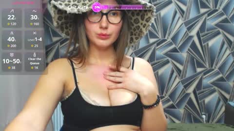 nikkikiss___ online show from March 2026 06:04:02 PM