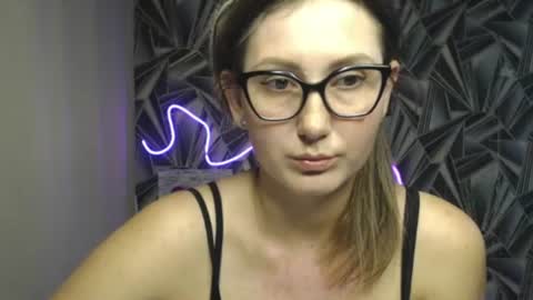 Snapshot of nikkikiss___ chatting on June 2026 04:31:01 PM nikkikiss___ online show from June 2026 04:31:01 PM