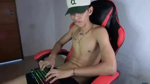 niklaus_wolf online show from April 2026 07:58:02 PM