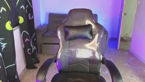 nikolwalter online show from April 2026 12:56:01 AM