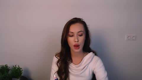 nikonara_ online show from October 2025 11:33:02 AM