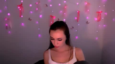 Snapshot of nikonara_ chatting on June 2026 02:33:01 PM nikonara_ online show from June 2026 02:33:01 PM