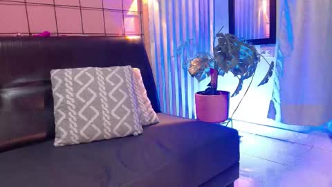 nina_belle_ online show from March 2026 01:15:02 PM