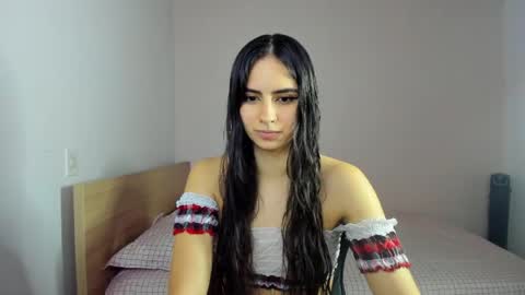 Snapshot of nina_pons chatting on April 2026 08:07:01 PM Nina online show from April 2026 08:07:01 PM