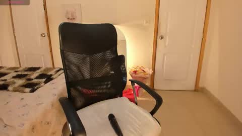 Nina  online show from March 2026 09:08:01 PM