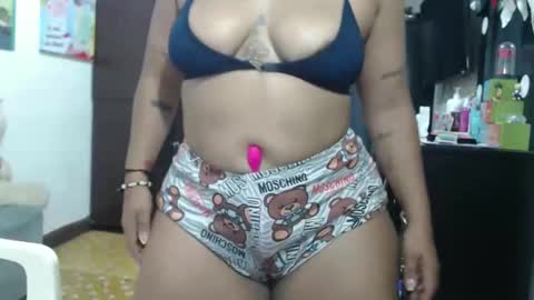 Ninapalmer online show from April 2026 06:10:01 PM