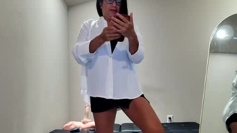 Snapshot of ninas1974 chatting on June 2026 01:39:01 AM Ninaru online show from June 2026 01:39:01 AM