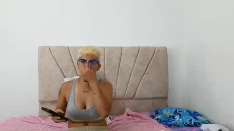 nini_smith online show from May 2026 02:20:02 AM