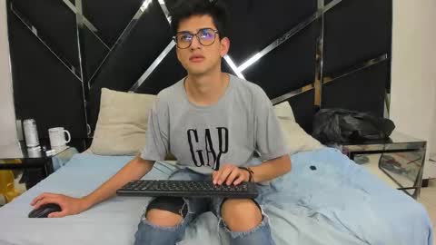 Snapshot of noa_arez chatting on February 2026 12:20:02 AM NoaandArez online show from February 2026 12:20:02 AM