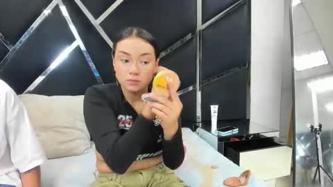 Snapshot of noa_arez chatting on February 2026 03:03:01 AM NoaandArez online show from February 2026 03:03:01 AM