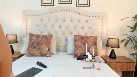 NATHALIA MORENO online show from July 2026 12:24:02 PM