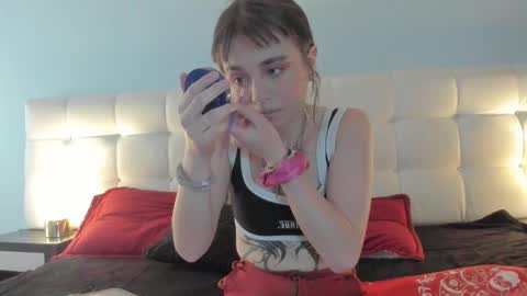 Snapshot of noa_paris chatting on February 2025 04:24:02 PM Sophy online show from February 2025 04:24:02 PM