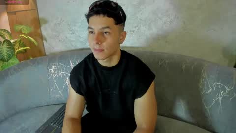 Snapshot of noah_clarkk chatting on June 2026 04:01:02 PM Noah online show from June 2026 04:01:02 PM