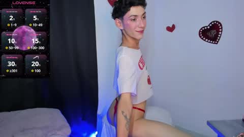 Noah fox online show from June 2026 12:55:01 AM