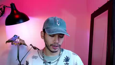 Snapshot of noahnoguera_ chatting on April 2026 04:04:01 PM Noah online show from April 2026 04:04:01 PM