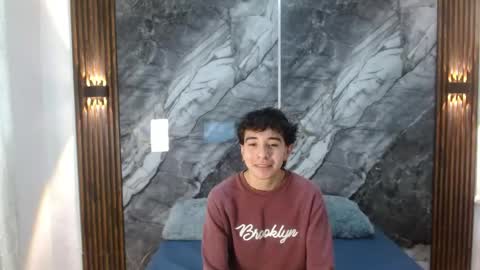 Snapshot of noahwalker__ chatting on April 2026 04:24:01 PM online show from April 2026 04:24:01 PM