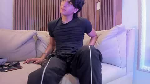 noahx_valko online show from December 2025 02:44:02 PM