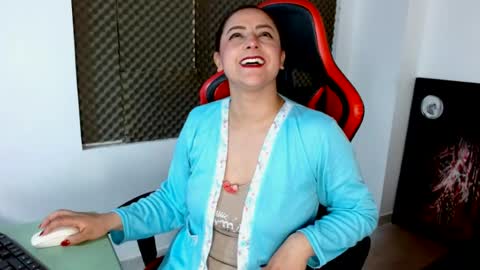 Noamartin online show from July 2026 02:40:01 AM