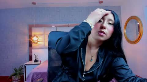Snapshot of nohemi_louse chatting on June 2026 07:03:02 PM Nohemi online show from June 2026 07:03:02 PM