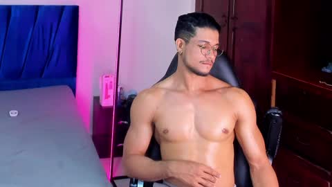 Im Nolan  online show from April 2026 08:17:01 PM