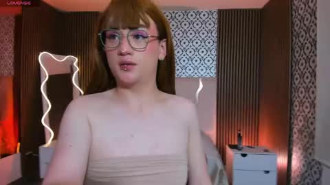 nooah_tay online show from April 2026 07:00:01 PM
