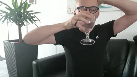 nordicrunner76 online show from June 2026 10:13:02 AM