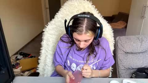 Elena online show from April 2026 08:20:01 AM