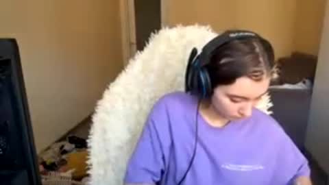 Elena online show from April 2026 07:22:01 AM