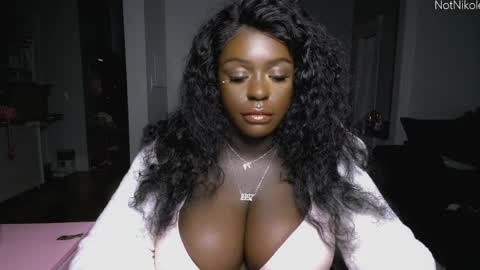 Nikole online show from May 2026 05:26:02 AM