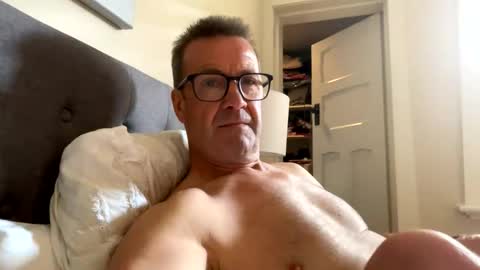 Snapshot of nottsaust chatting on October 2025 12:21:02 AM Nottsaust online show from October 2025 12:21:02 AM