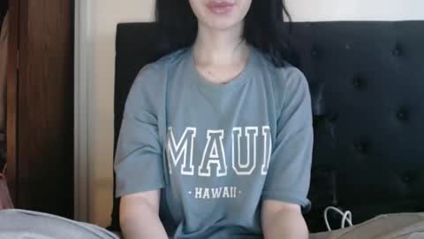 Olivia online show from March 2026 09:32:02 PM