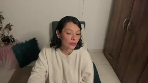 Snapshot of nuit_rose chatting on June 2026 01:11:02 AM nuit_rose online show from June 2026 01:11:02 AM