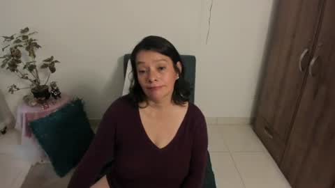 Snapshot of nuit_rose chatting on June 2026 11:43:02 AM nuit_rose online show from June 2026 11:43:02 AM