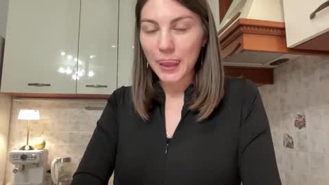 Ema online show from September 2025 04:28:02 PM