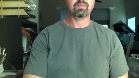 nvrenuff1979 online show from May 2026 11:29:02 AM