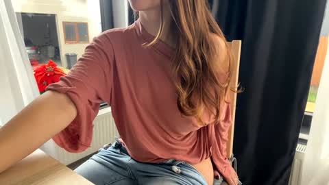 Nicol online show from October 2025 09:51:01 AM