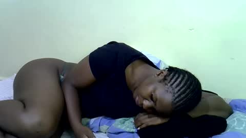 Snapshot of nyla_shal chatting on May 2026 11:34:01 PM Shalvin online show from May 2026 11:34:01 PM