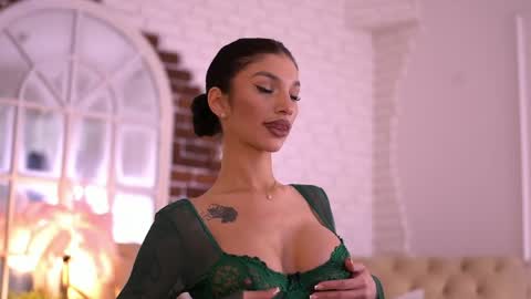 Nyssa online show from April 2026 05:40:01 PM