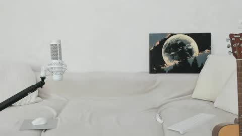 Snapshot of oceanic_soul chatting on April 2026 08:15:01 AM Liana online show from April 2026 08:15:01 AM