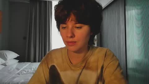 Evie online show from November 2025 06:41:02 AM