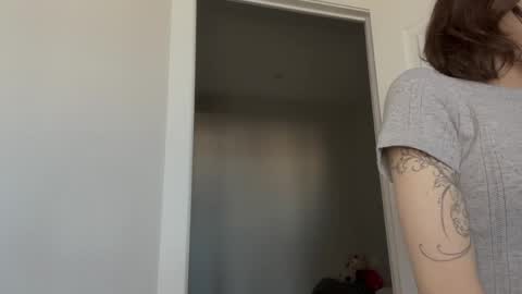 Thea online show from April 2026 04:35:01 AM