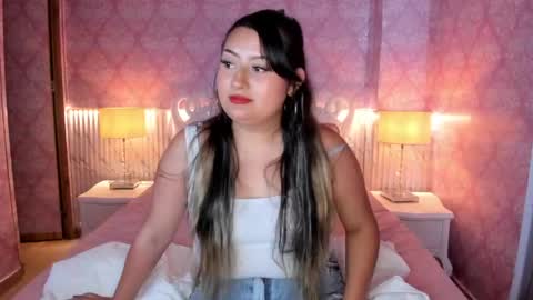 Mia online show from May 2026 07:20:02 PM